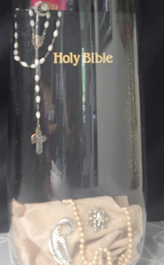 Tall Bible vase tribute